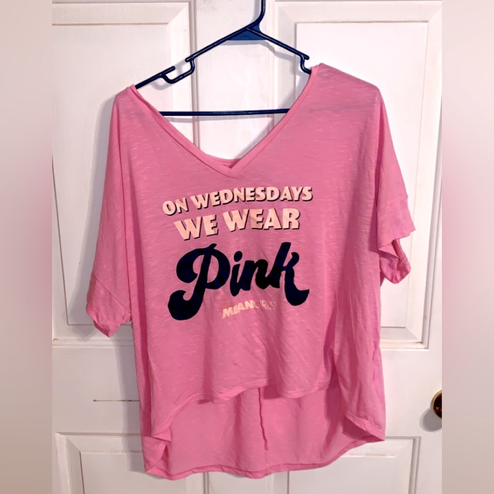 Cropped in the front mean girls shirt. 😜